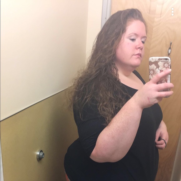 Meet your Posher, Hayley - Picture 1 of 1